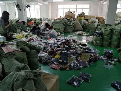 品牌女裝折扣店 是舊衣服的新出路，還是服裝批發的時尚密碼？